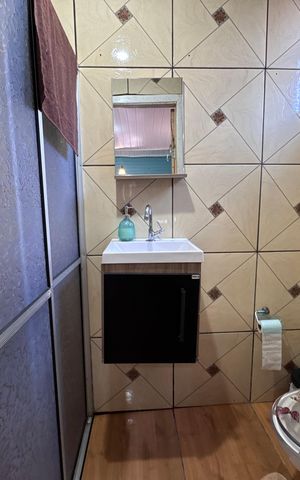 Casa para alugar com 45m², 1 quarto e 3 vagas Casa para alugar com 45m², 1 quarto e 3 vagasBanheiro