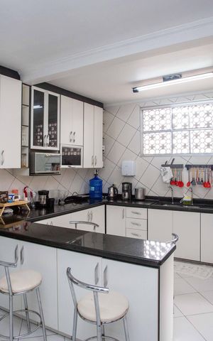 Casa à venda com 250m², 5 quartos e 2 vagasCozinha