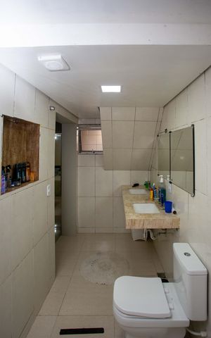 Casa à venda com 250m², 5 quartos e 2 vagasBanheiro da Suíte Casa 2