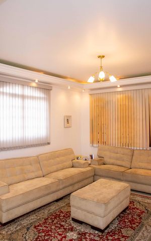 Casa à venda com 250m², 5 quartos e 2 vagasSala de TV