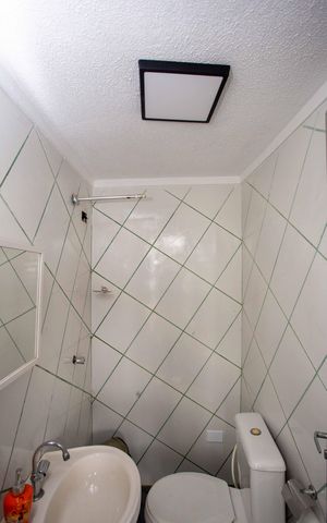 Casa à venda com 250m², 5 quartos e 2 vagasBanheiro de serviço