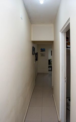 Casa à venda com 250m², 5 quartos e 2 vagasCorredor