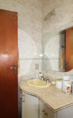 Casa à venda com 169m², 4 quartos e 3 vagasBanheiro/Suite 1