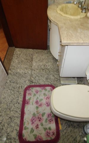 Casa à venda com 169m², 4 quartos e 3 vagasBanheiro/Suite 1