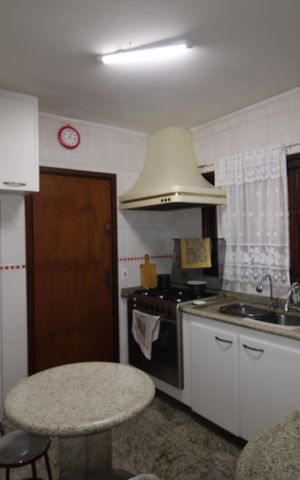 Casa à venda com 169m², 4 quartos e 3 vagasCozinha