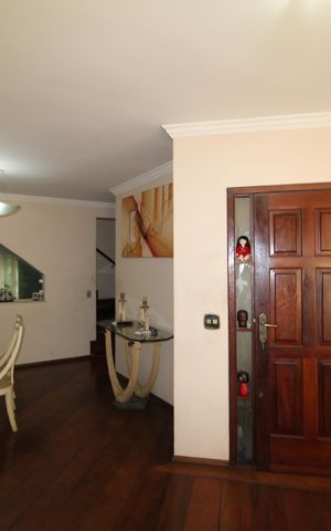Casa à venda com 169m², 4 quartos e 3 vagasSala