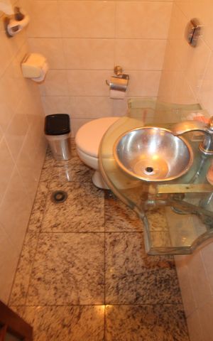 Casa à venda com 169m², 4 quartos e 3 vagasLavabo