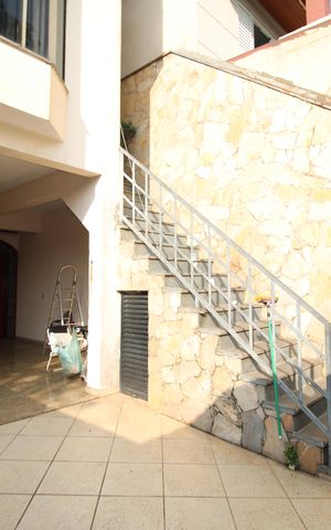 Casa à venda com 169m², 4 quartos e 3 vagasGaragem