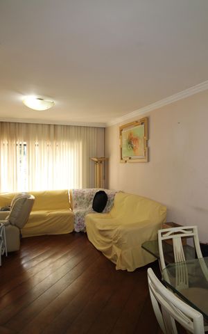 Casa à venda com 169m², 4 quartos e 3 vagasSala