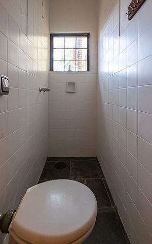 Casa à venda com 191m², 5 quartos e 2 vagasSuíte 4 - Banheiro