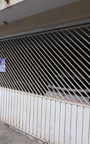 Casa à venda com 368m², 3 quartos e 2 vagasFachada