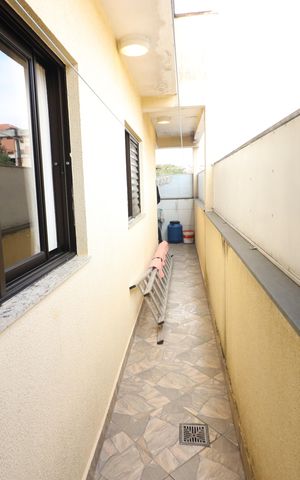 Casa à venda com 368m², 3 quartos e 2 vagasÁrea de Serviço 1