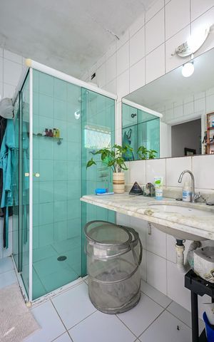 Casa à venda com 250m², 5 quartos e 3 vagasBanheiro Suíte 2
