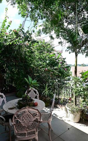 Casa à venda com 250m², 5 quartos e 3 vagasVaranda