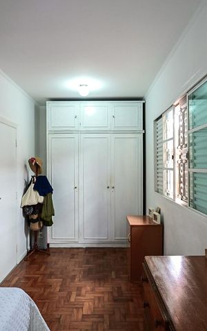 Casa à venda com 250m², 5 quartos e 3 vagasSuíte 2