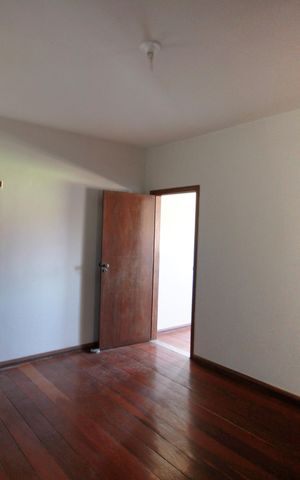 Casa à venda com 508m², 4 quartos e 2 vagasSala