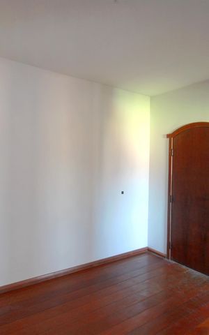 Casa à venda com 508m², 4 quartos e 2 vagasSala