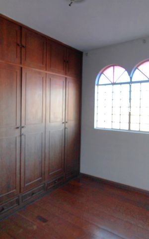 Casa à venda com 508m², 4 quartos e 2 vagasQuarto 2