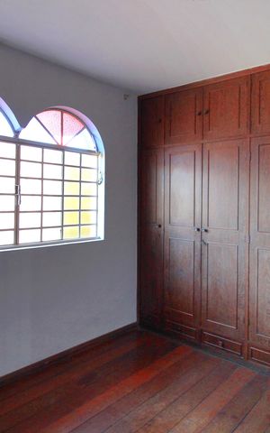 Casa à venda com 508m², 4 quartos e 2 vagasQuarto 1