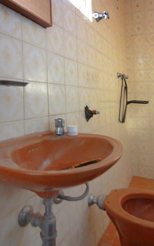 Casa à venda com 508m², 4 quartos e 2 vagasBanheiro de serviço