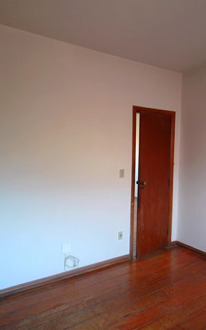 Casa à venda com 508m², 4 quartos e 2 vagasQuarto 1