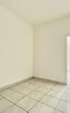 Apartamento para alugar com 105m², 2 quartos e sem vaga Apartamento para alugar com 105m², 2 quartos e sem vagaSala