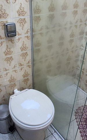 Casa à venda com 220m², 4 quartos e 3 vagas Casa à venda com 220m², 4 quartos e 3 vagasBanheiro da Suíte