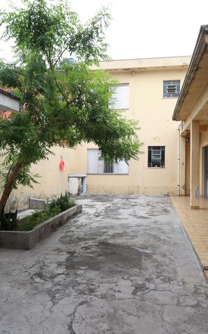 Casa à venda com 356m², 7 quartos e 8 vagasQuintal