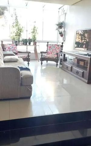 Casa à venda com 379m², 3 quartos e 2 vagas
