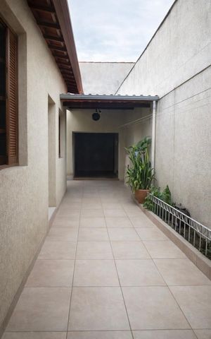 Casa à venda com 210m², 2 quartos e 2 vagas
