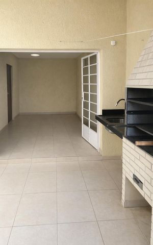 Casa à venda com 210m², 2 quartos e 2 vagas