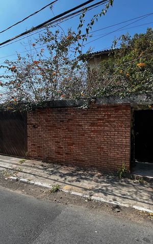 Casa à venda com 190m², 3 quartos e 3 vagasFachada