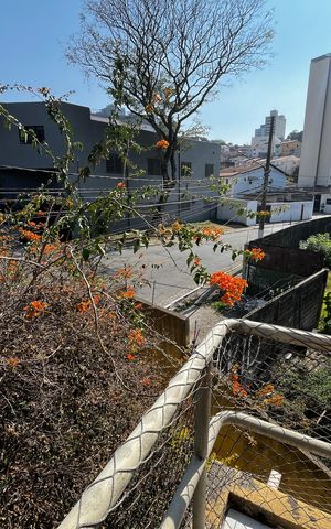Casa à venda com 190m², 3 quartos e 3 vagasQuarto Suíte Varanda