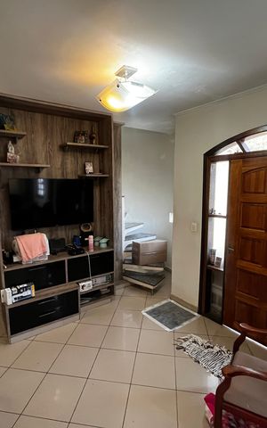 Casa à venda com 190m², 3 quartos e 3 vagasSala