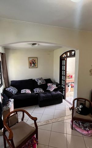 Casa à venda com 190m², 3 quartos e 3 vagasSala
