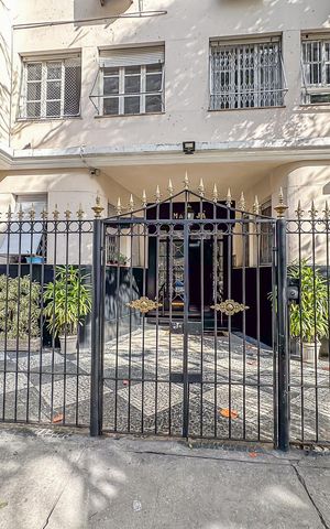 Apartamento à venda com 228m², 4 quartos e 2 vagas Apartamento à venda com 228m², 4 quartos e 2 vagasFachada