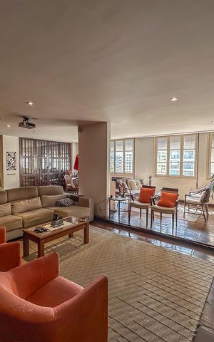 Apartamento à venda com 228m², 4 quartos e 2 vagas Apartamento à venda com 228m², 4 quartos e 2 vagasSala