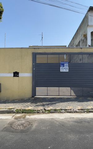 Casa de condomínio à venda com 62m², 2 quartos e 1 vaga Casa de condomínio à venda com 62m², 2 quartos e 1 vagaFachada