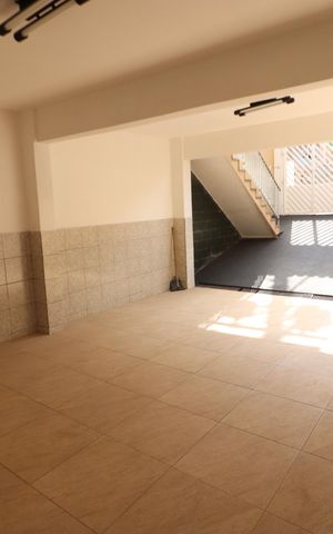 Casa à venda com 232m², 3 quartos e 3 vagasGaragem