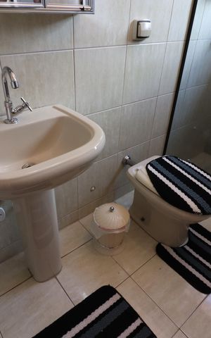 Casa à venda com 232m², 3 quartos e 3 vagasBanheiro da Suíte 1