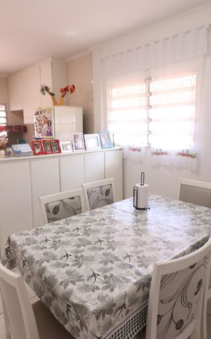 Casa à venda com 232m², 3 quartos e 3 vagasCozinha
