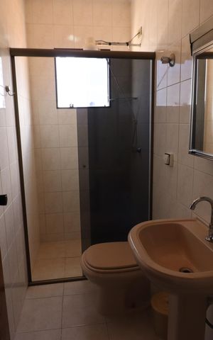 Casa à venda com 232m², 3 quartos e 3 vagasBanheiro 2