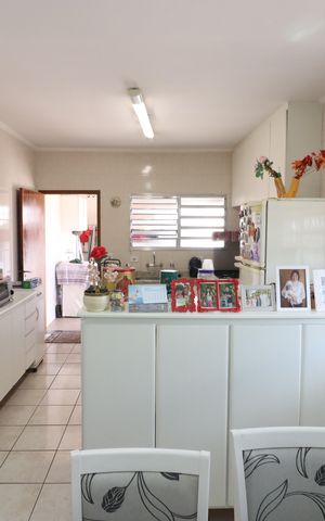 Casa à venda com 232m², 3 quartos e 3 vagasCozinha