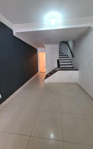 Casa à venda com 150m², 3 quartos e 1 vaga Casa à venda com 150m², 3 quartos e 1 vagaSala