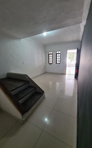 Casa à venda com 150m², 3 quartos e 1 vaga Casa à venda com 150m², 3 quartos e 1 vagaSala