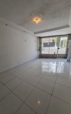Casa à venda com 150m², 3 quartos e 1 vaga Casa à venda com 150m², 3 quartos e 1 vagaGaragem