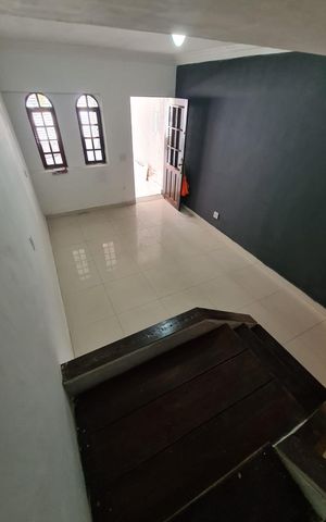 Casa à venda com 150m², 3 quartos e 1 vaga Casa à venda com 150m², 3 quartos e 1 vagaSala