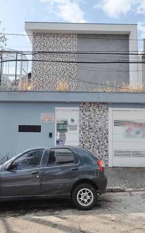 Casa de condomínio à venda com 60m², 2 quartos e 1 vaga Casa de condomínio à venda com 60m², 2 quartos e 1 vagaFachada