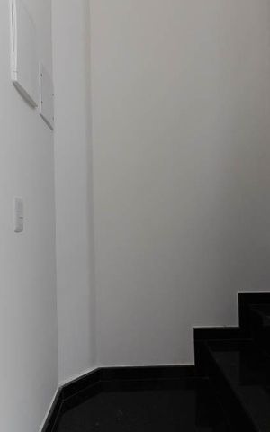 Casa de condomínio à venda com 55m², 2 quartos e 1 vaga Casa de condomínio à venda com 55m², 2 quartos e 1 vagaEscada