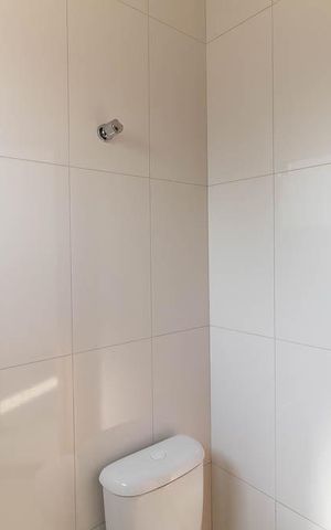 Casa de condomínio à venda com 55m², 2 quartos e 1 vaga Casa de condomínio à venda com 55m², 2 quartos e 1 vagaBanheiro da Suíte 1